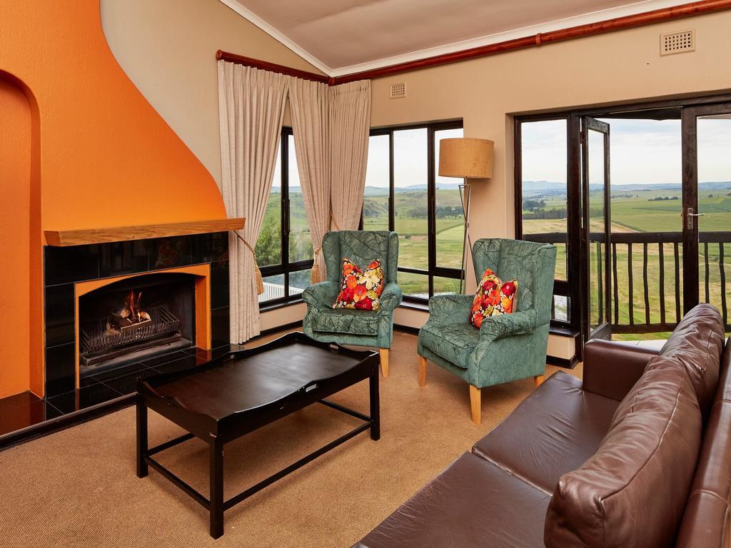 First Group Midlands Saddle And Trout Hotel Mooirivier Buitenkant foto