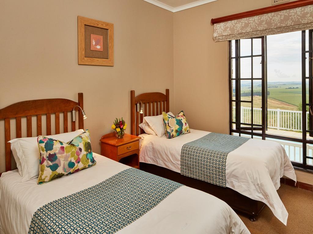 First Group Midlands Saddle And Trout Hotel Mooirivier Buitenkant foto
